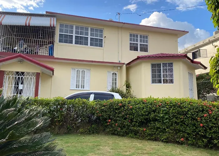 Russell Heights Vacation Home Kingston