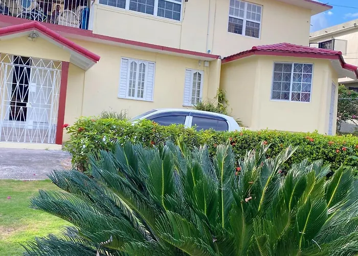 Russell Heights Vacation Home Kingston